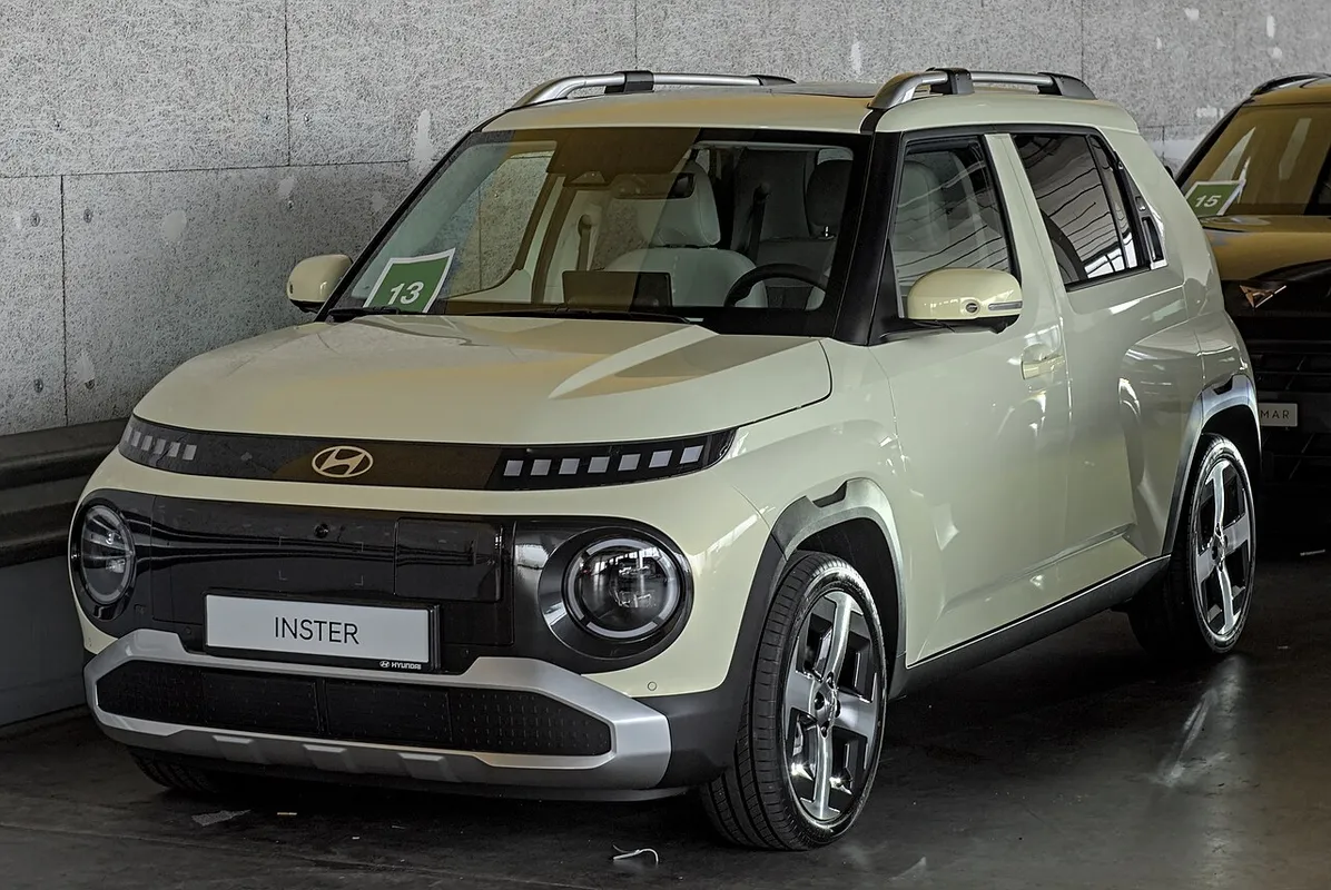 Hyundai Inster expuesto en el salón Auto Zúrich 2024, imagen genérica de un vehículo eléctrico